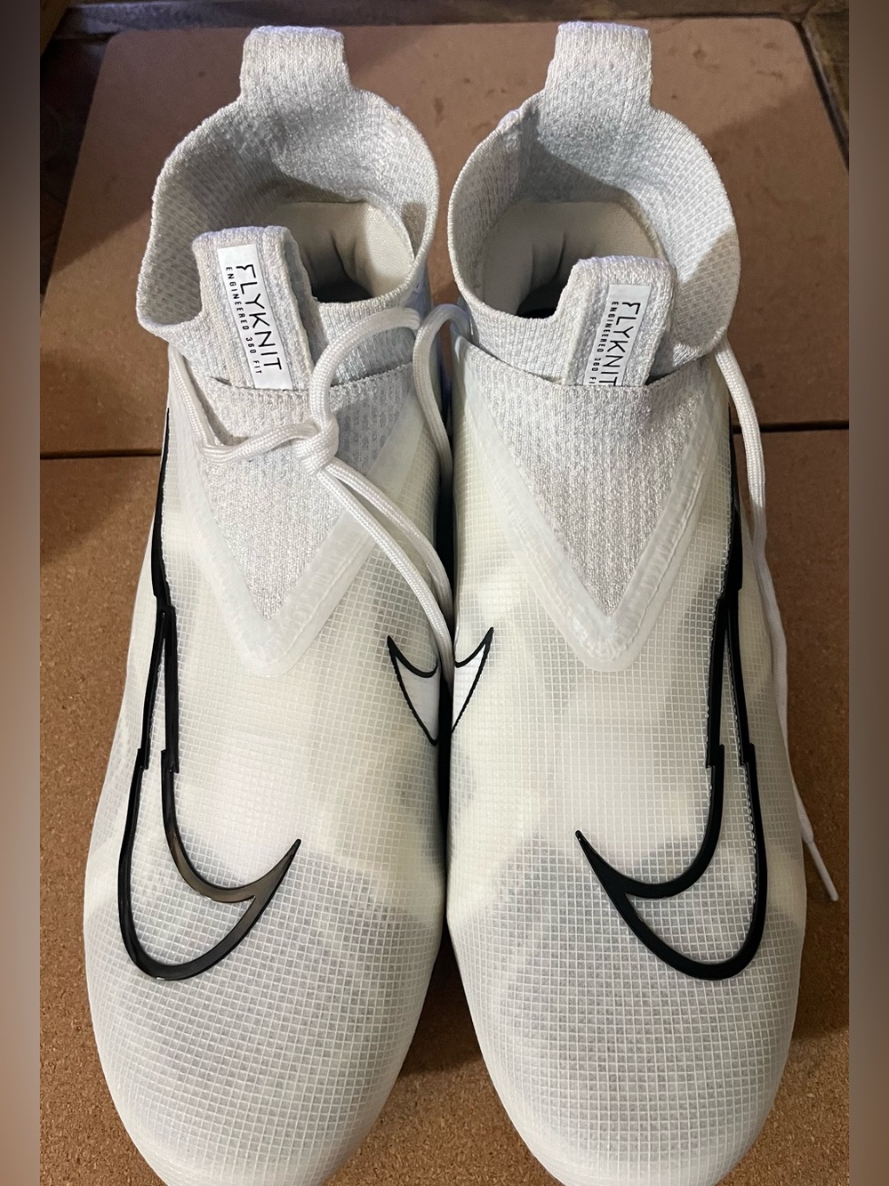 Nike Mens Aloha Menace Elite 3 mid football cleats white size 12